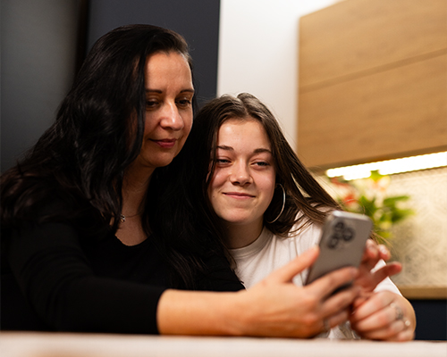 Completați scurtul formular de mai jos pentru a finaliza înregistrarea în concurs